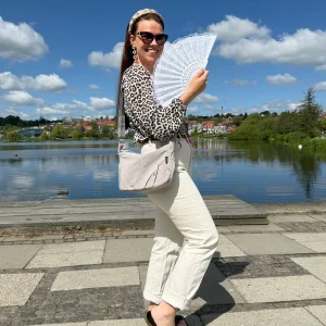 Sofia Skuldertaske i Grå
